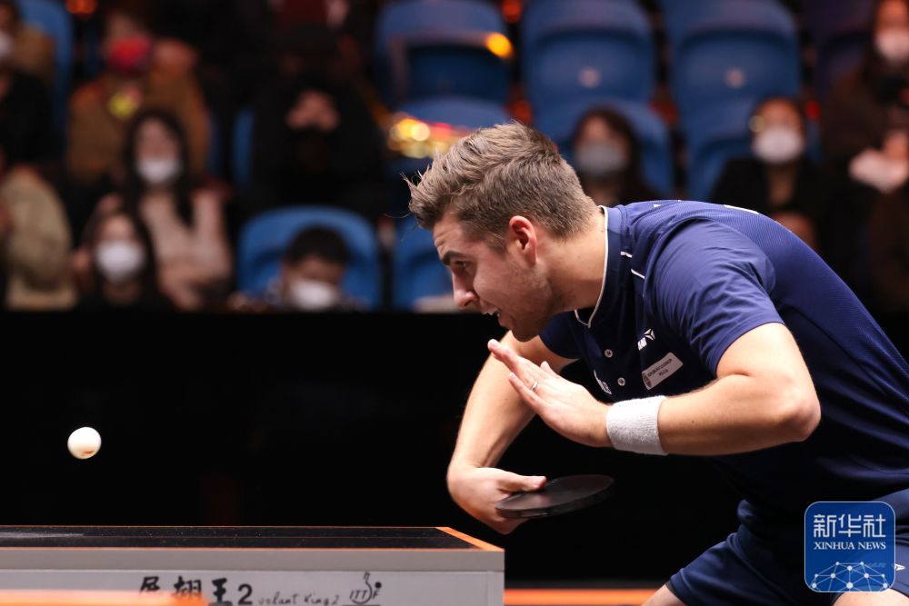 而卢宁的首 而卢宁的首