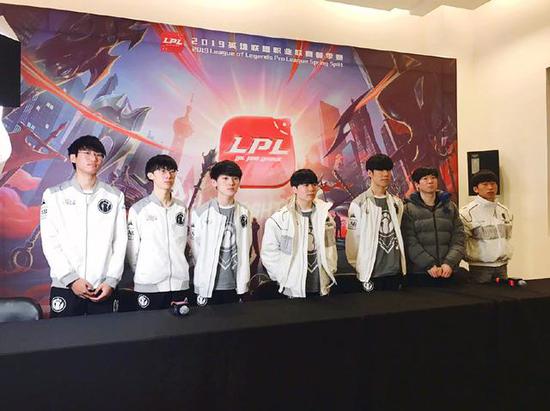 表现增添了 表现增添了